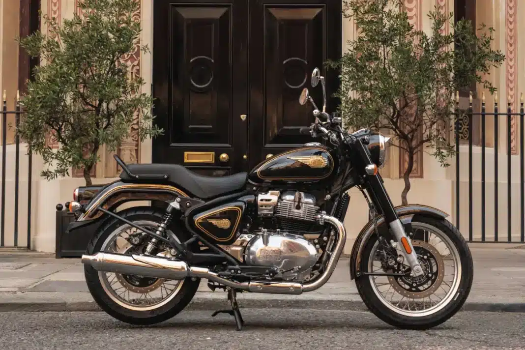 Royal Enfield Bullet 650 2026 negra y dorada Royal Enfield Bullet 650 2026 en acabado negro y dorado