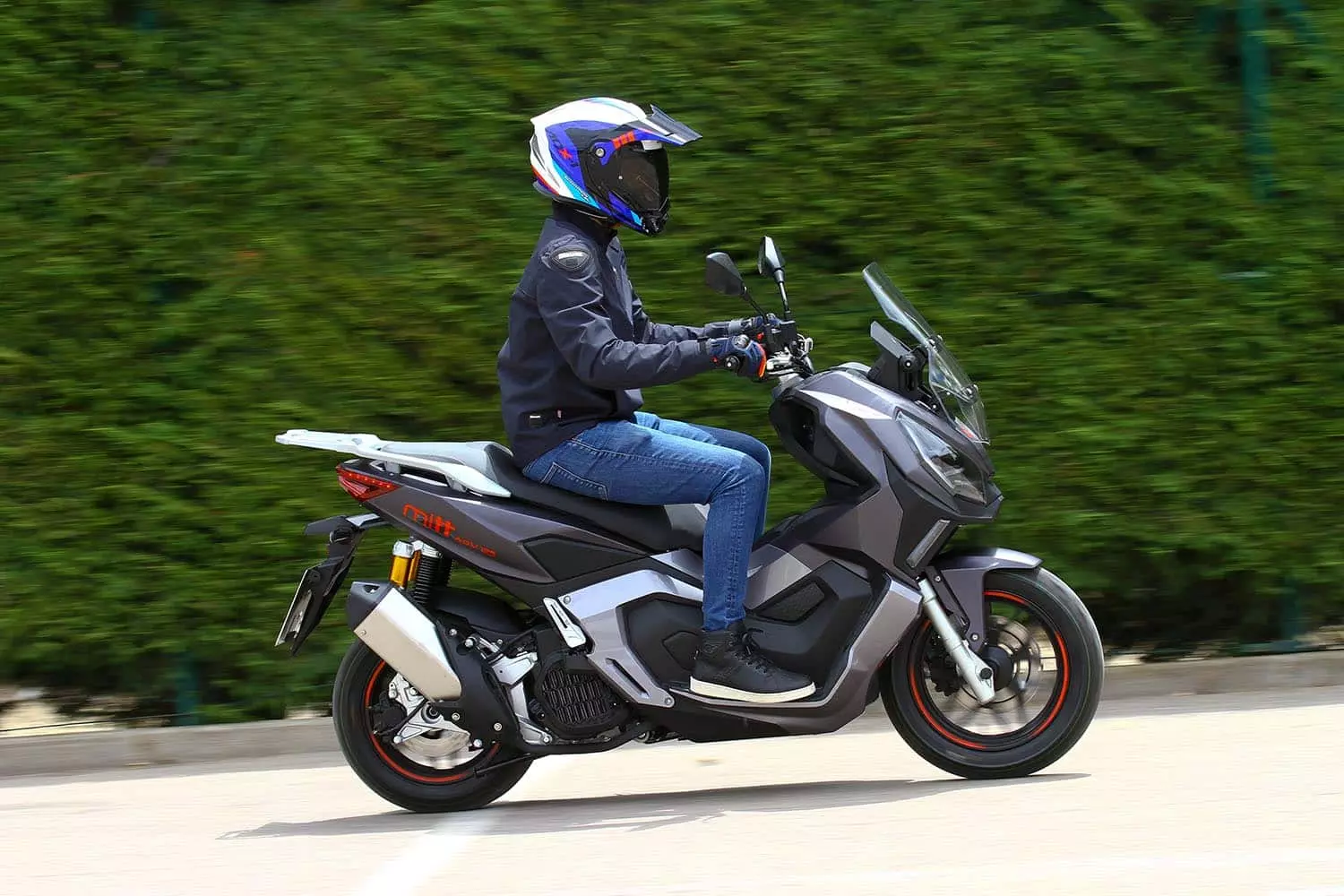 Prueba MITT 125 ADV: hacer de la ciudad una aventura