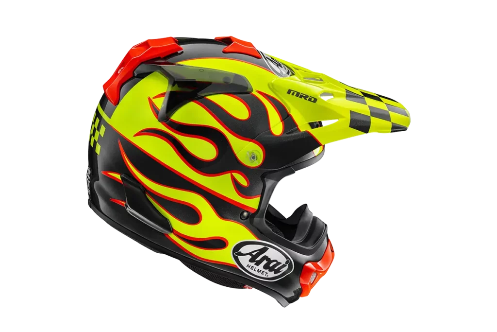 Vista lateral del casco Arai MX-V EVO Flame Yellow con decoración de llamas.