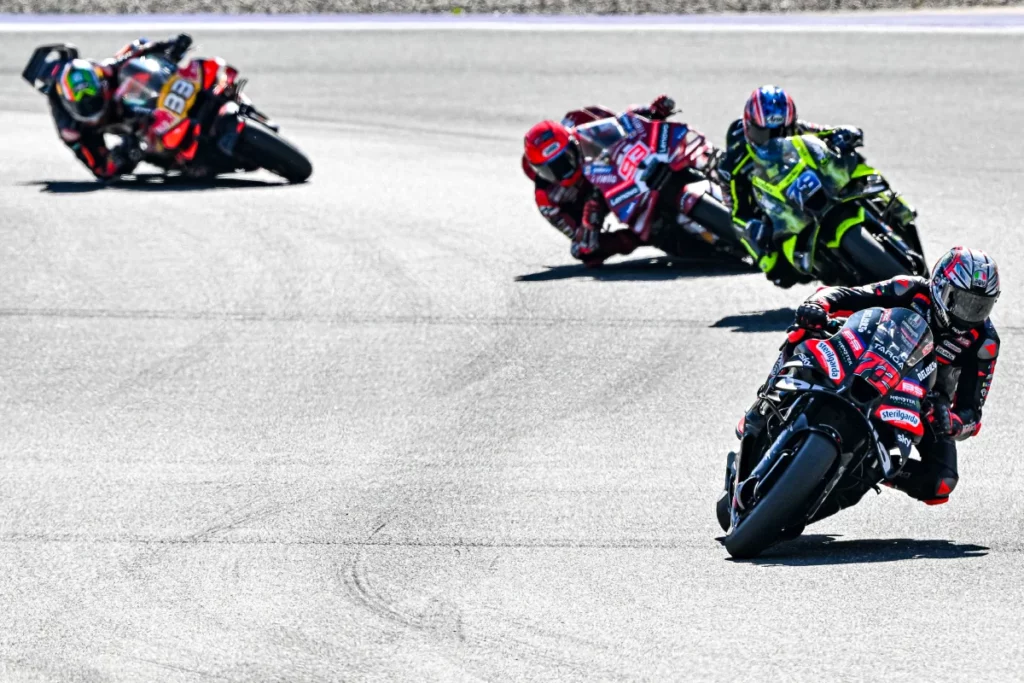 GP de Japón de MotoGP 2026: horarios, dónde ver las carreras y previo 4 Marco Bezzecchi con la Aprilia RS-GP durante el Gran Premio de Austria de MotoGP 2026