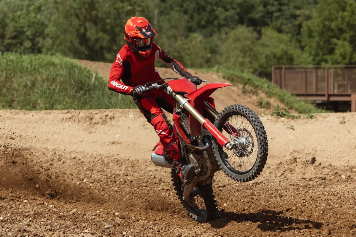 Las carreras dejan huella en la Ducati Desmo450 MX 2027: más respuesta y más resistencia 3 Las carreras dejan huella en la Ducati Desmo450 MX 2027: más respuesta y más resistencia