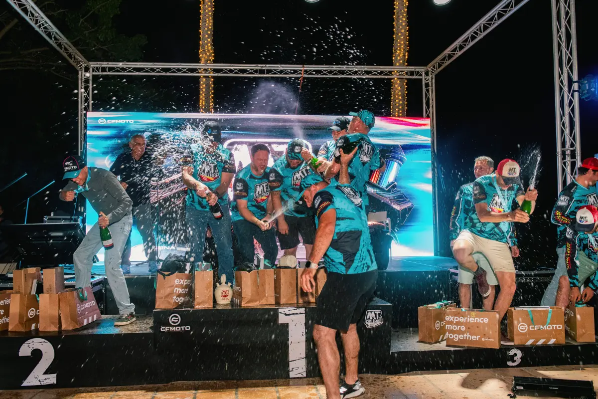 España roza la victoria en Huelva tras una gran remontada en el CFMOTO MT Challenge